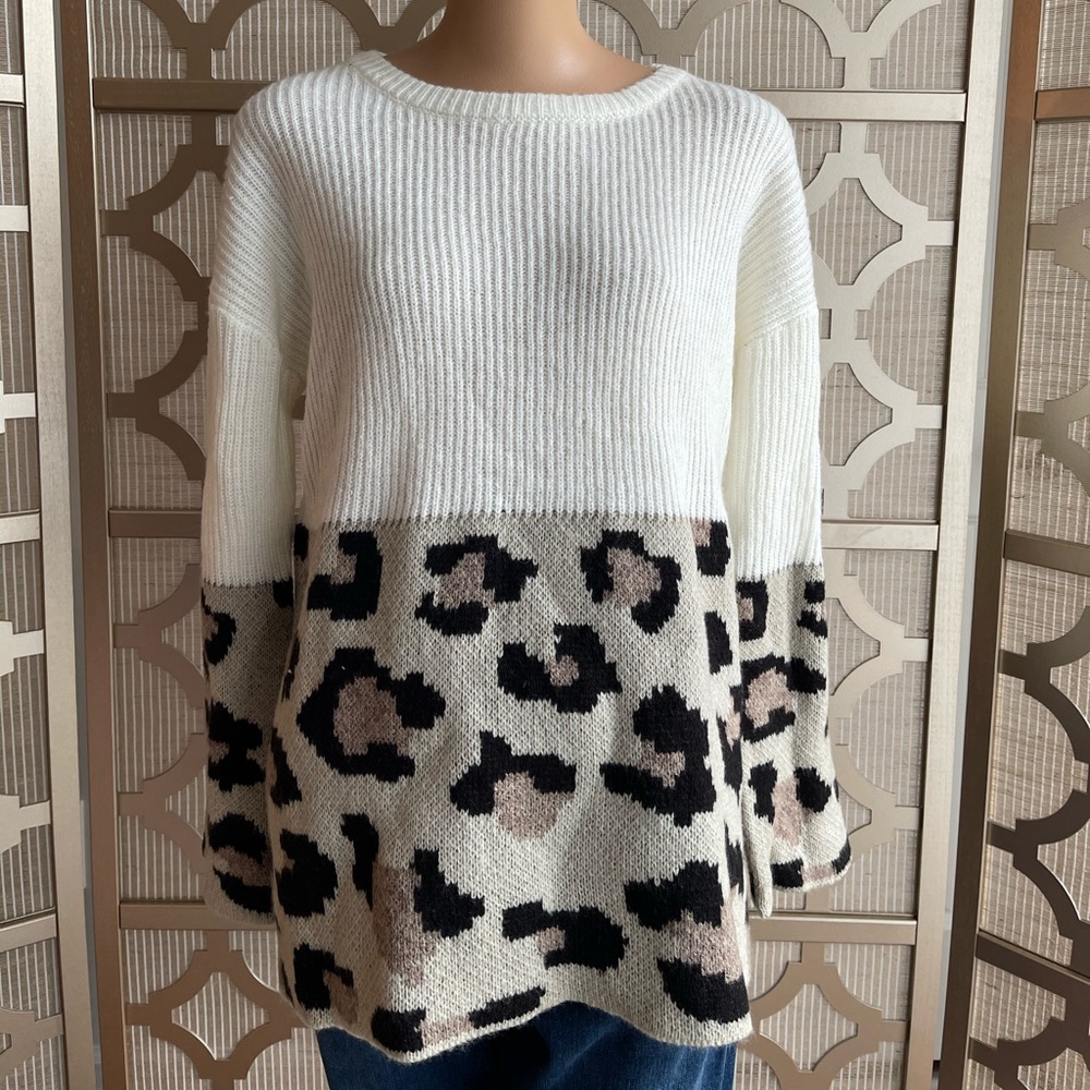 Pink Lily! Brand New! Never Worn! Medium! Cream & Leopard Print Sweater!